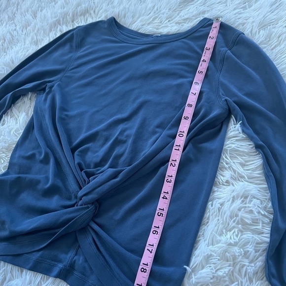 Bundle Of 2: Lululemon Crescent Long Sleeve - Picture 5 of 13